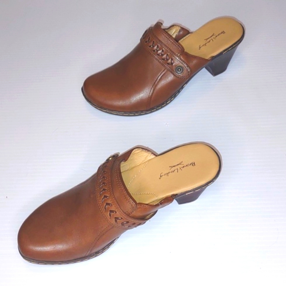 ๐พBROWN'S LANDING McKenna Clogs - Picture 9 of 12